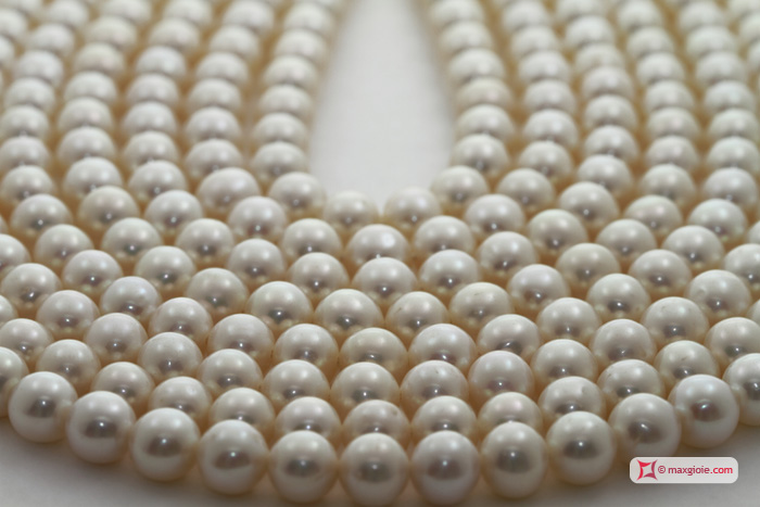 Macrofotografia - Macro Photography MAXGIOIE - Collana Perle bianche TOP 6-6½mm in Oro 18K