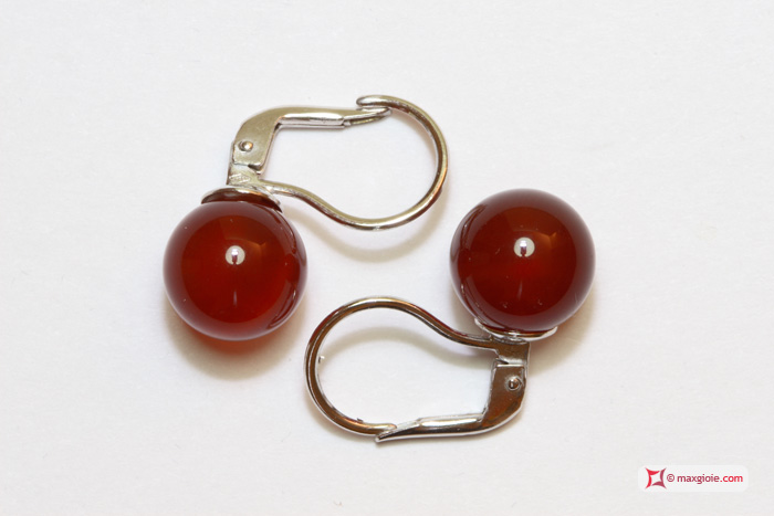 MAXGIOIE - Orecchini Agata rossa 10mm in Oro 18K