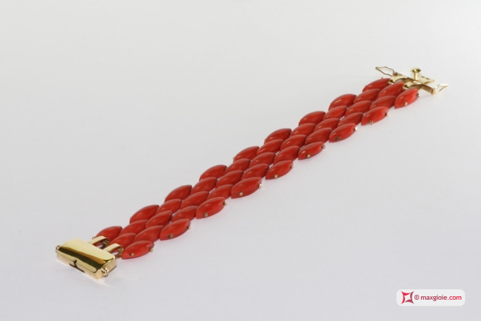 MAXGIOIE - Bracciale Corallo rosso Extra Cerasuolo navetta 3 file in Oro giallo 18K