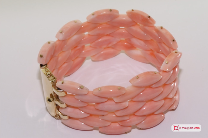 MAXGIOIE - Bracciale Corallo rosa Extra navetta 4 file in Oro giallo 18K