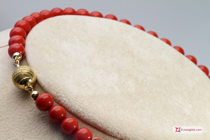 MAXGIOIE - Collana Corallo rosso Extra Light Color pallini 7½-8mm in Oro 18K