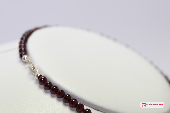 Dettaglio - Details MAXGIOIE - Collana, Orecchini e Bracciale Granato 5mm in Argento