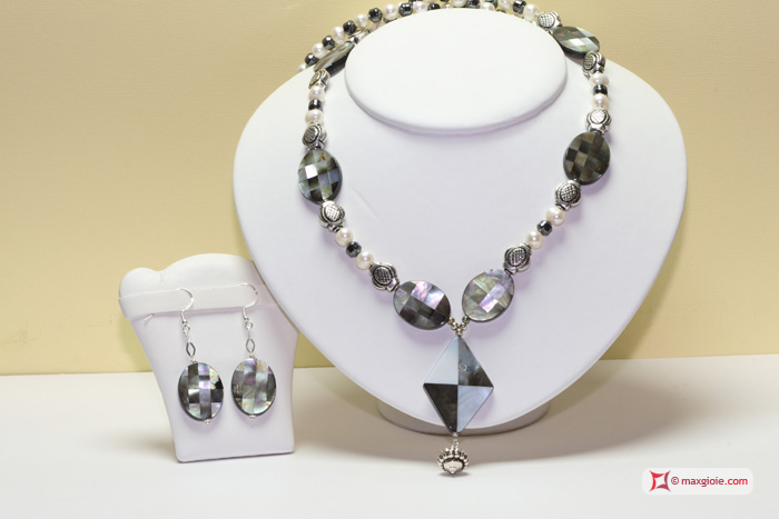 MAXGIOIE - Collana e Orecchini Perle, Ematite e Madreperla in Argento Id11
