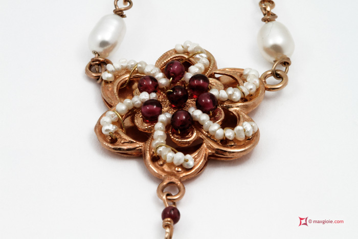 MAXGIOIE - Collana Vintage Toppa [Granato, Perle] in Argento 925 placcato Oro