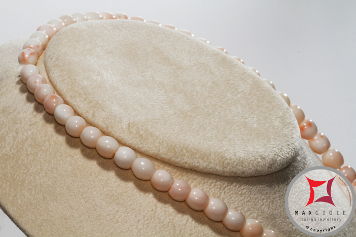 MAXGIOIE - Collana Corallo bianco rosato Extra barilotti graduati 6-10mm in Oro 18K