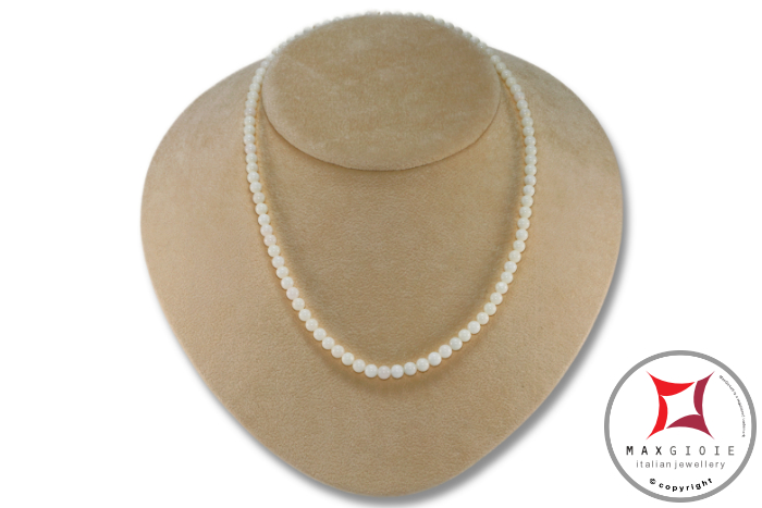 MAXGIOIE - Collana Corallo bianco Extra 5mm in Oro 18K