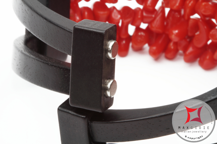 Macrofotografia - Macro Photography MAXGIOIE - Bracciale Corallo rosso ed Ebano spezzatini 4 fili id1007
