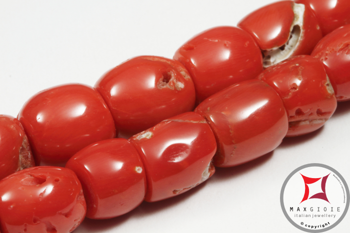 Macrofotografia - Macro Photography MAXGIOIE - Collana Corallo rosso del Mediterraneo barilotti graduati 5-11mm in Oro 18K