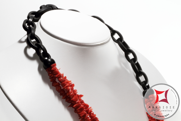 Dettaglio - Details MAXGIOIE - Collana Corallo rosso Ebano spezzatini 3 Fili id2307