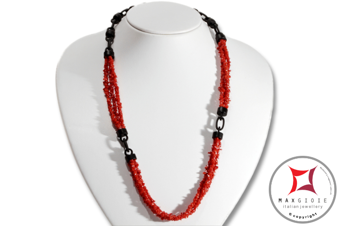 MAXGIOIE - Collana Corallo rosso Ebano spezzatini 3 Fili id2308