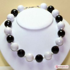 Collana Agata nera e bianca faccettata pallini 20mm in Argento