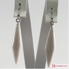 Orecchini Corallo bianco Extra galleggiante 10x42mm in Oro 18K