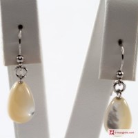 Orecchini Madreperla Extra 8x13mm in Oro 18K
